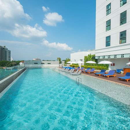 The Empress Premier Chiang Mai - Sha Extra Plus Екстер'єр фото The swimming pool at the hotel