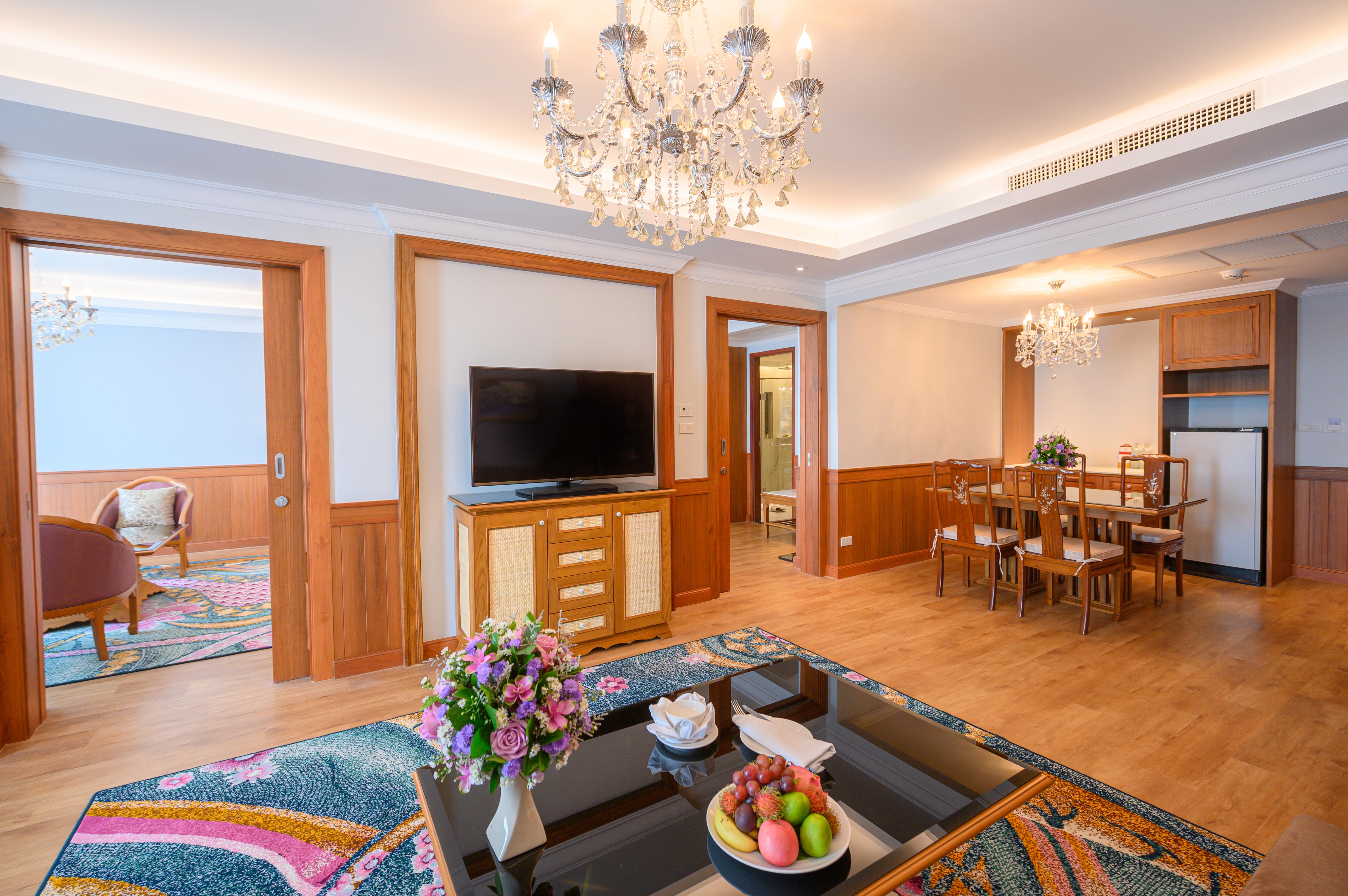 The Empress Premier Chiang Mai - Sha Extra Plus Екстер'єр фото A suite at the hotel